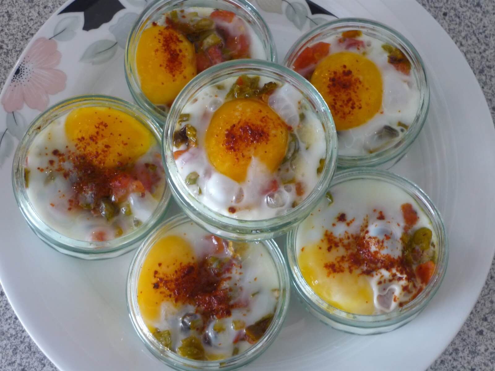 Türkisches Pfannengericht im Ofen - Fırında Menemen