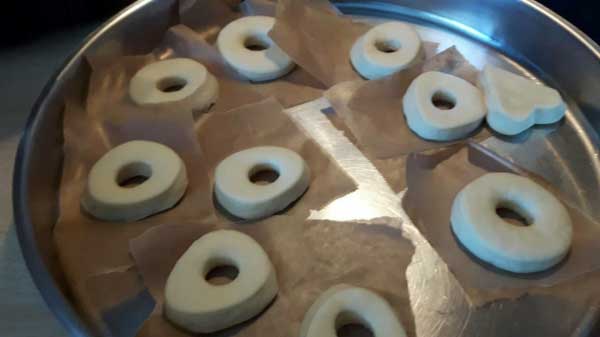 Donut mit Zucker und Zimt Rezept - Şekerli Tarçınlı Donut Tarifi