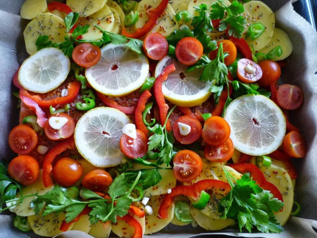 Lachs mit Gemüse im Ofen Rezept - Sebzeli Somon Balığı Tarifi