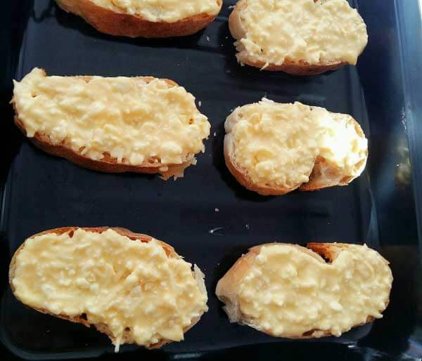 Brotscheiben mit Käse - Peynirli Ekmek Dilimi