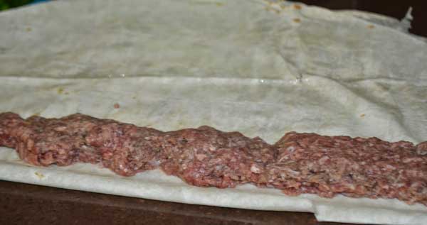 Frikadellen Kebab mit Yufka - Yufkalı Köfte Kebabı