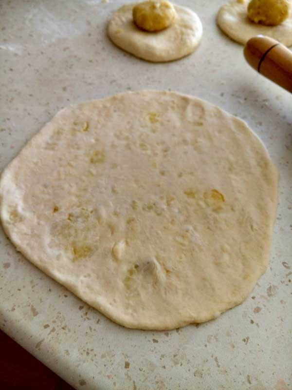 Brot aus der Pfanne mit Kartoffel - Patatesli Tava Ekmekleri