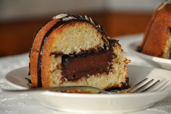 Kuchen mit Schokofüllung - Çikolata Dolgulu Kek