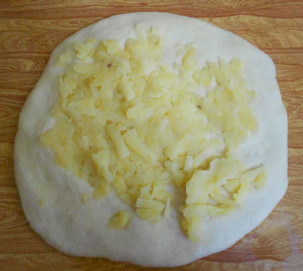 Türkisches Gebäck mit Kartoffel - Patatesli Pişi