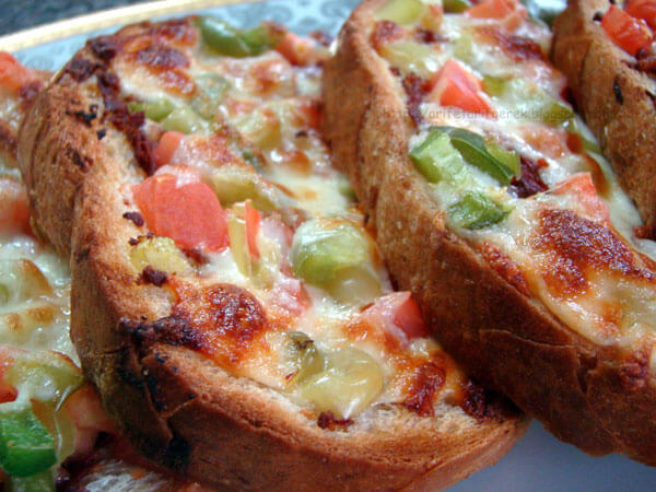 Gebratene Brote mit Gemüse - Sebzeli Kızarmış Ekmek