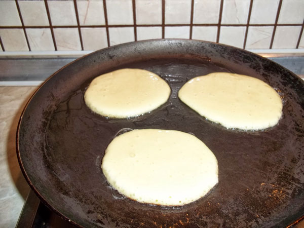 Pancake mit Tahini und Traubensirup - Tahin Pekmezli Pankek