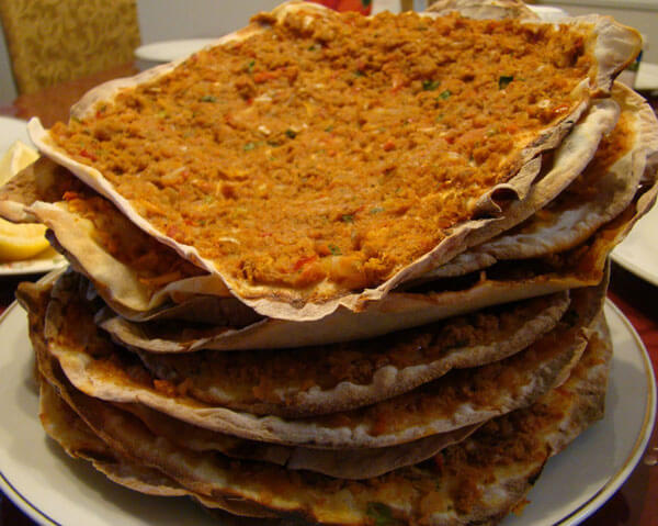 Türkische Pizza - Pratik Ev Lahmacunu