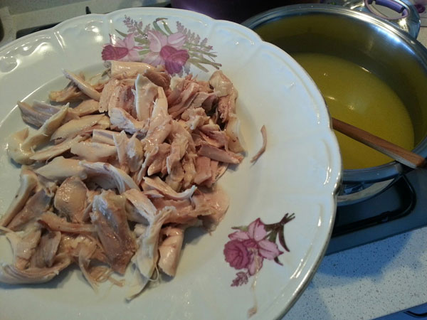 Hühnersuppe - Pratik Tavuk Suyu Çorbası