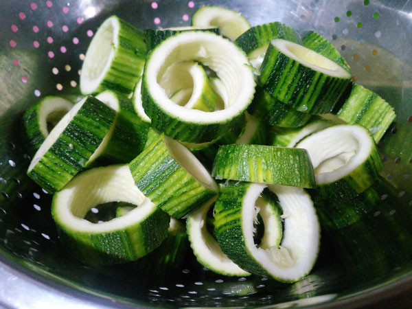 Zucchini Ringe mit Gouda - Kaşarlı Kabak Halkalar