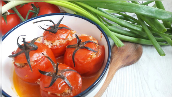 Gefüllte Tomaten mit Hackfleisch – Kıymalı Domates Dolması